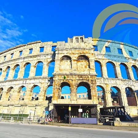 Apartments Pula 1618 Esterno foto